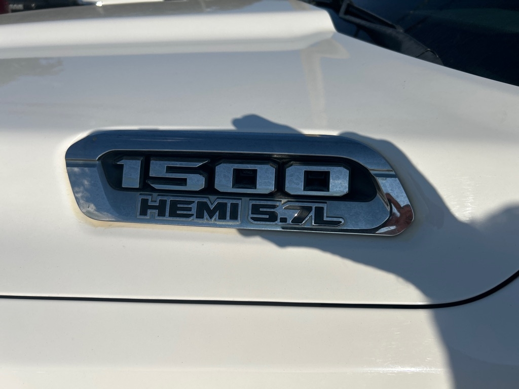 RAM 1500 Big Horn 4x2 Quad Cab 6'4" Box 2021