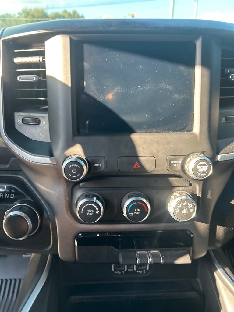 RAM 1500 Big Horn 4x2 Quad Cab 6'4" Box 2021