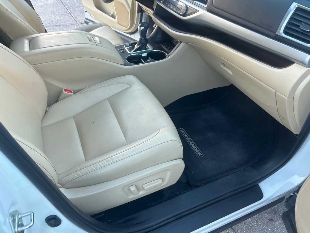 Toyota Highlander XLE V6 AWD (Natl) 2019