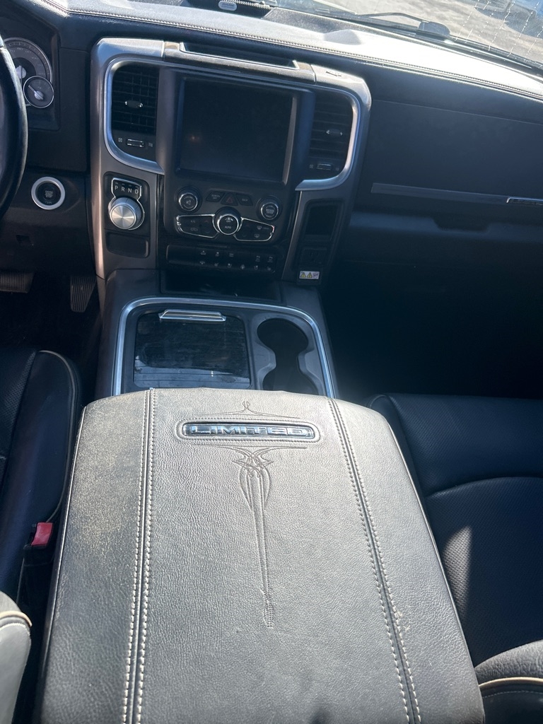 RAM 1500 Limited 4x2 Crew Cab 6'4" Box 2017