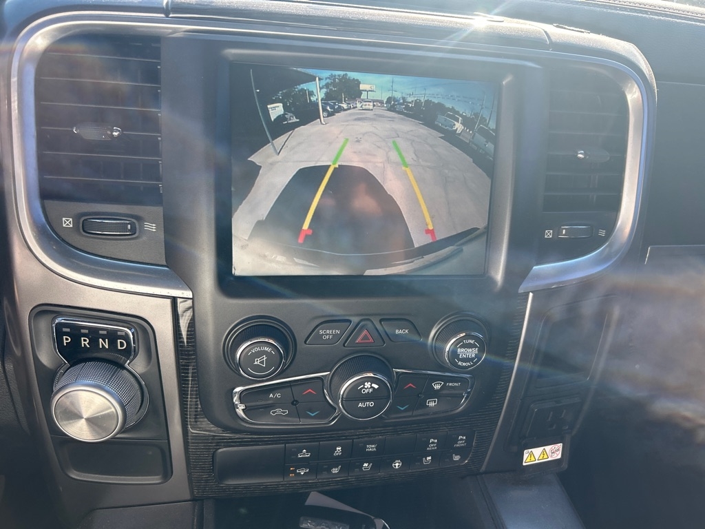 RAM 1500 Limited 4x2 Crew Cab 6'4" Box 2017