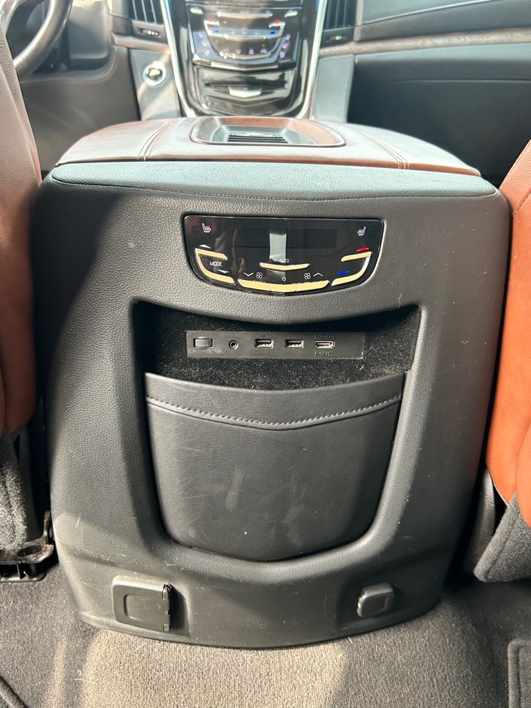 Cadillac Escalade ESV 2WD 4dr Premium Luxury 2019