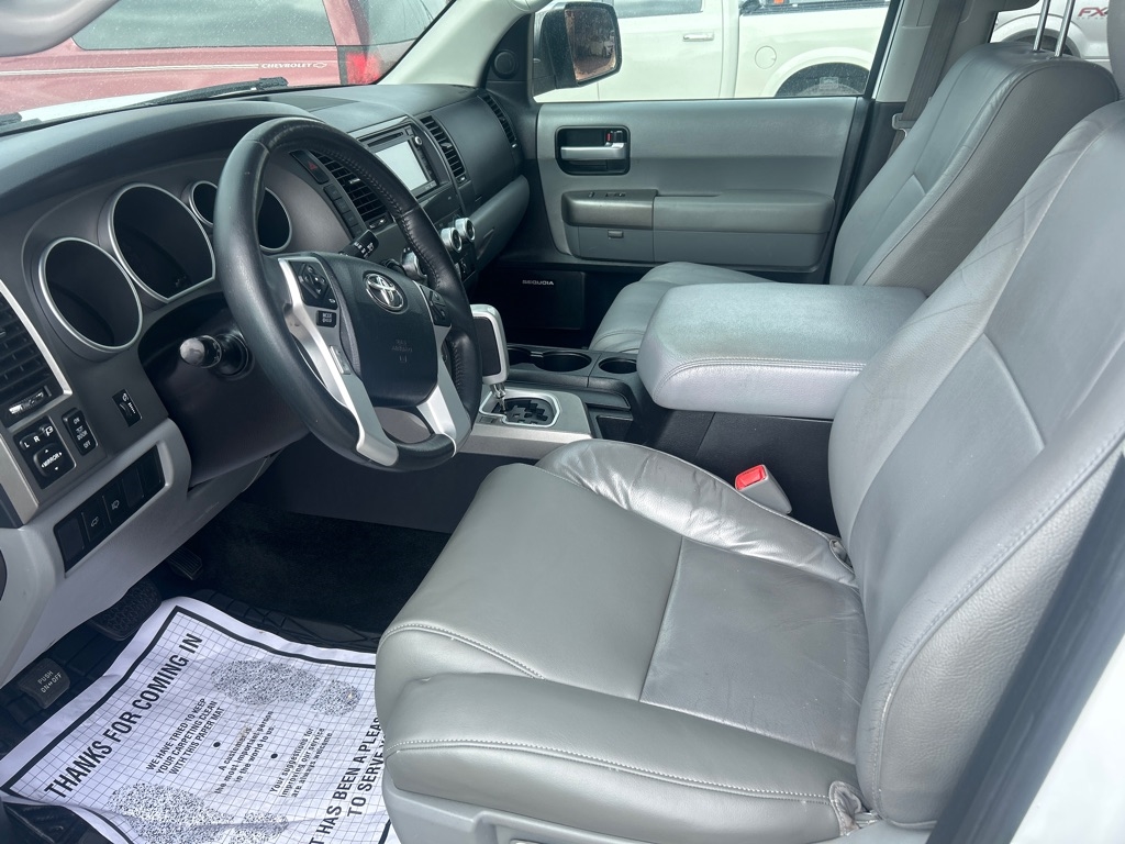 Toyota Sequoia RWD 5.7L Limited (Natl) 2016