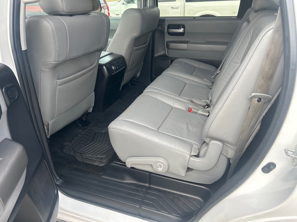 Toyota Sequoia RWD 5.7L Limited (Natl) 2016