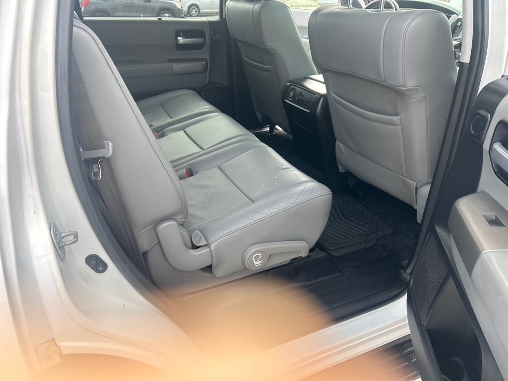 Toyota Sequoia RWD 5.7L Limited (Natl) 2016