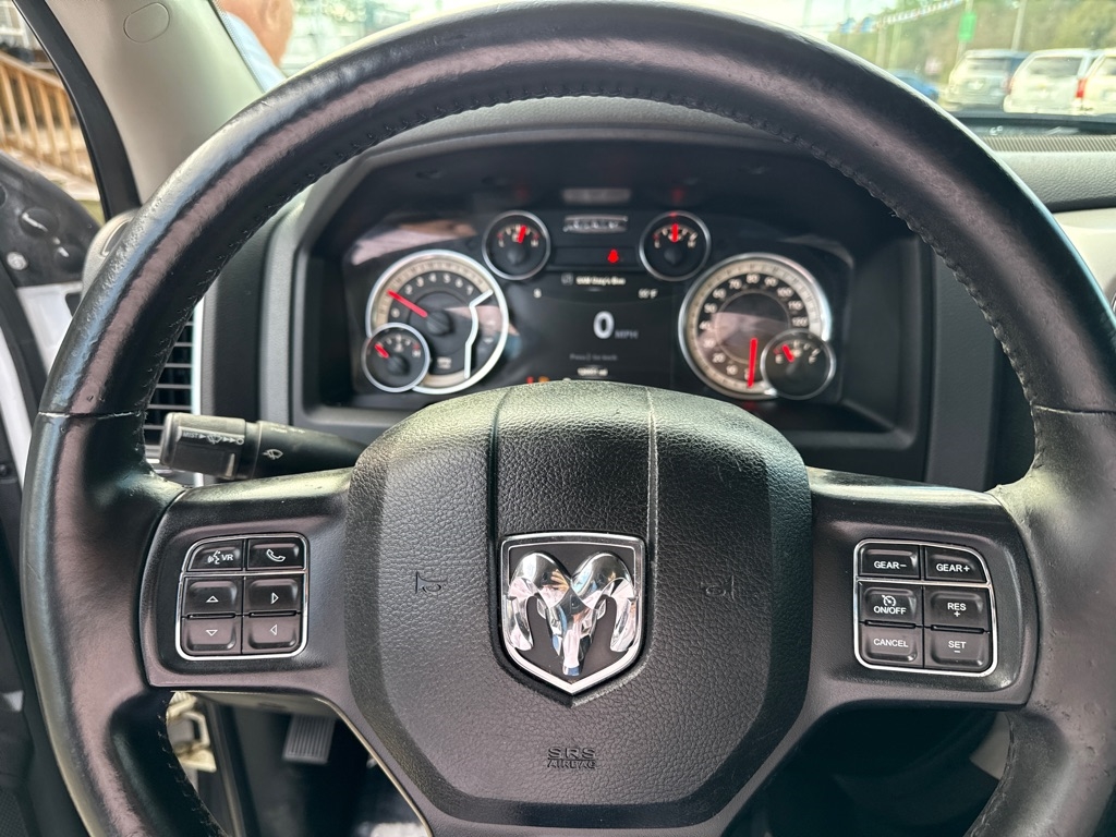 RAM 1500 Classic Big Horn 4x4 Crew Cab 6'4" Box 2019