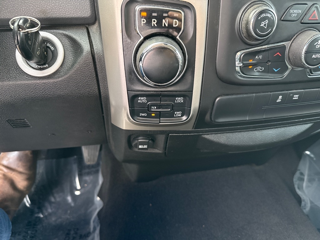 RAM 1500 Classic Big Horn 4x4 Crew Cab 6'4" Box 2019