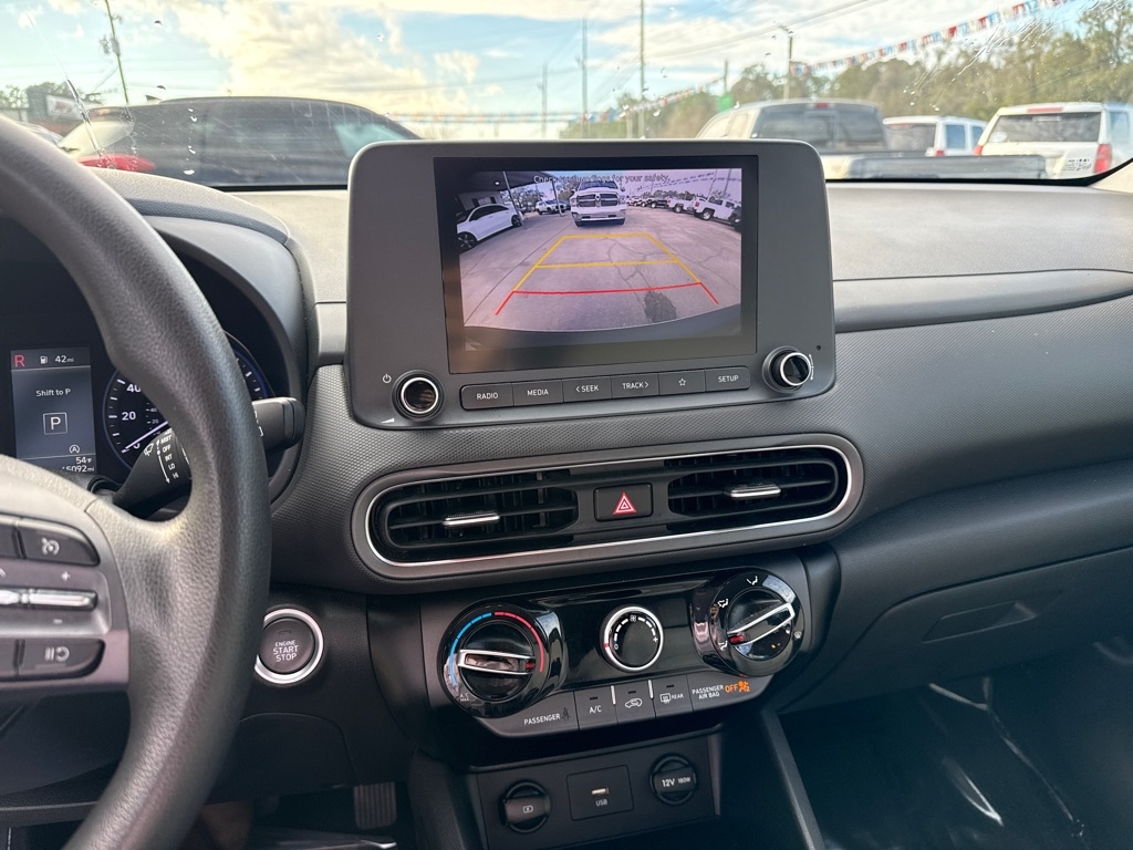 Hyundai Kona SEL Auto FWD 2022