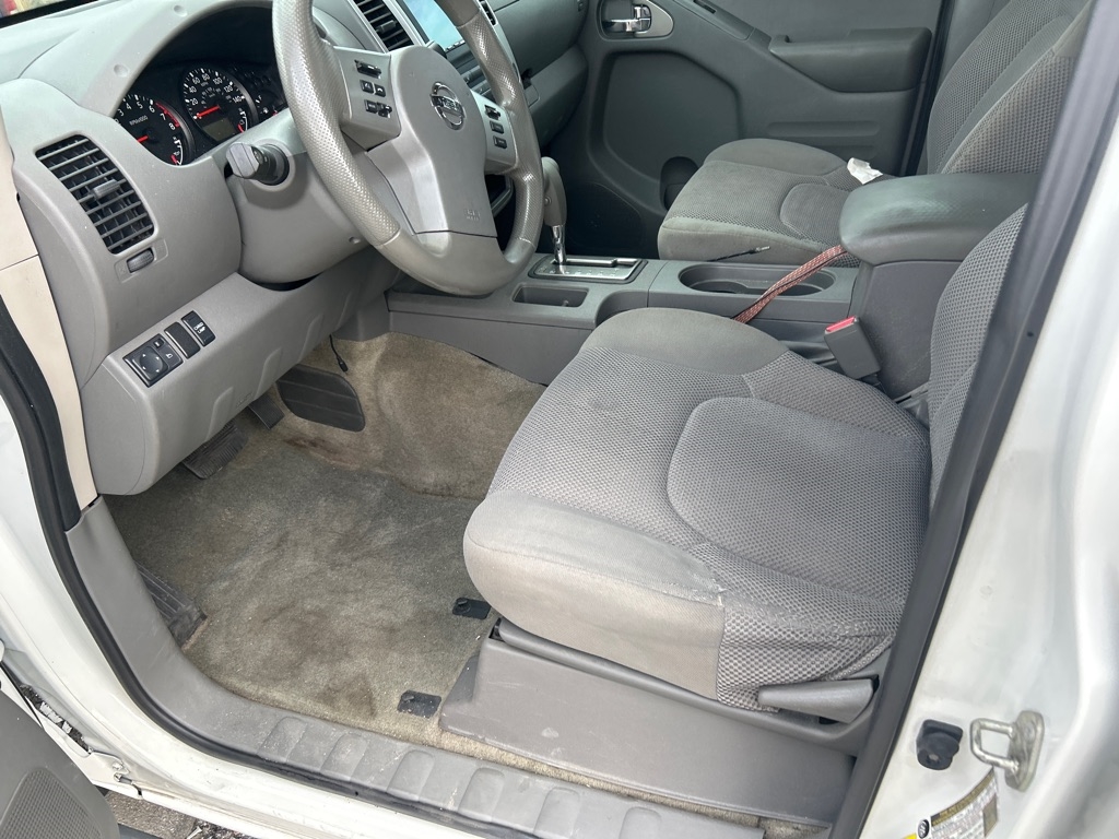 Nissan Frontier Crew Cab 4x2 SV V6 Auto 2017