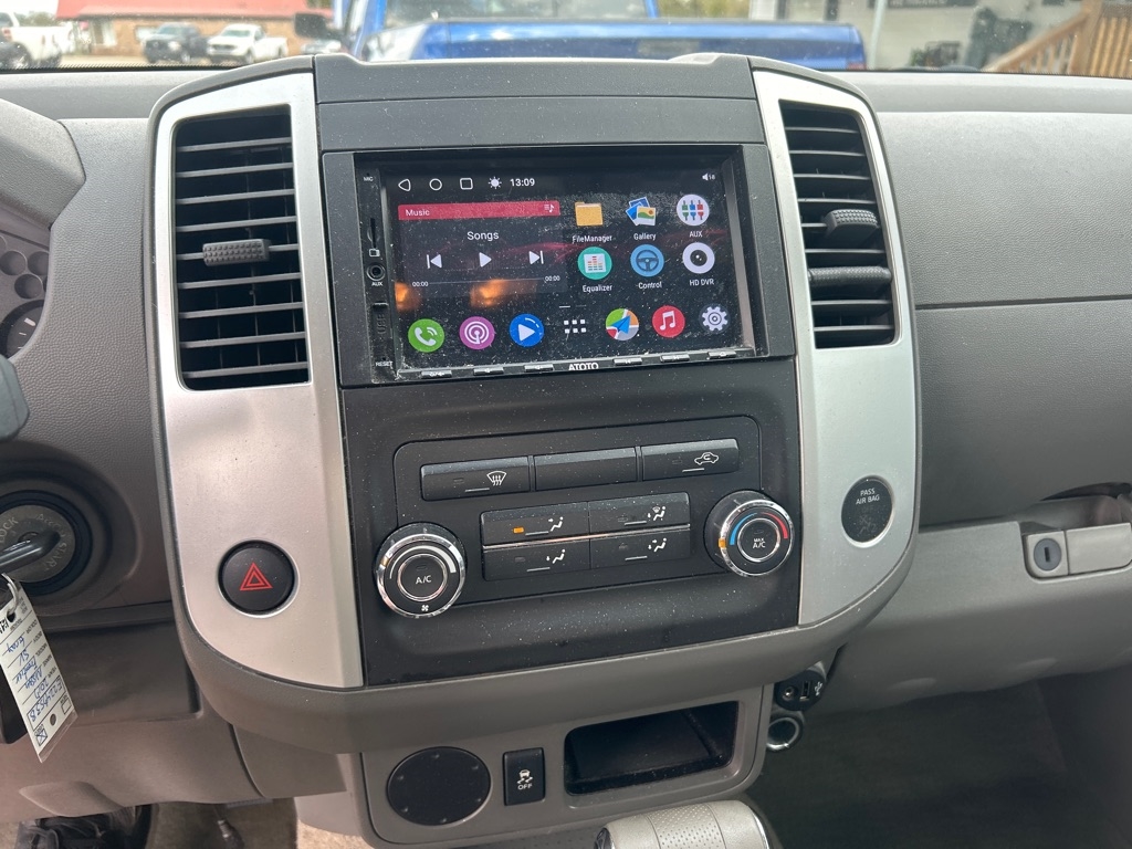 Nissan Frontier Crew Cab 4x2 SV V6 Auto 2017