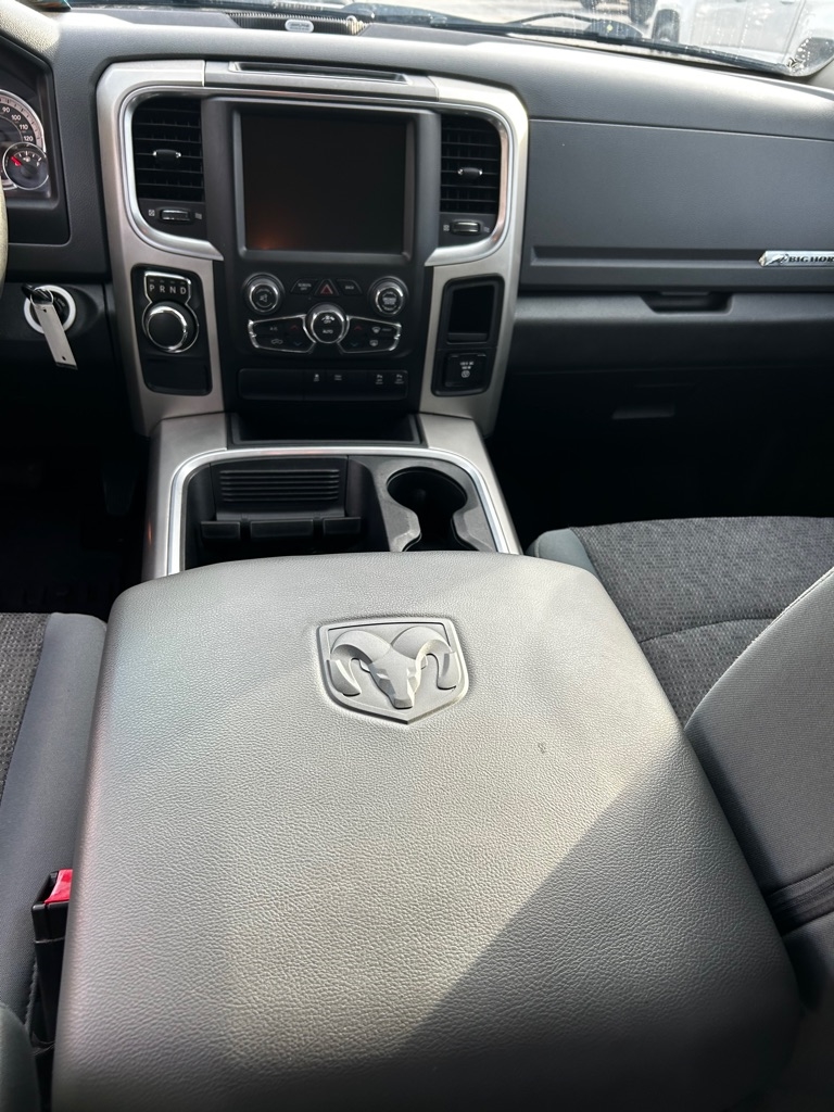 RAM 1500 Big Horn 4x2 Crew Cab 5'7" Box 2017