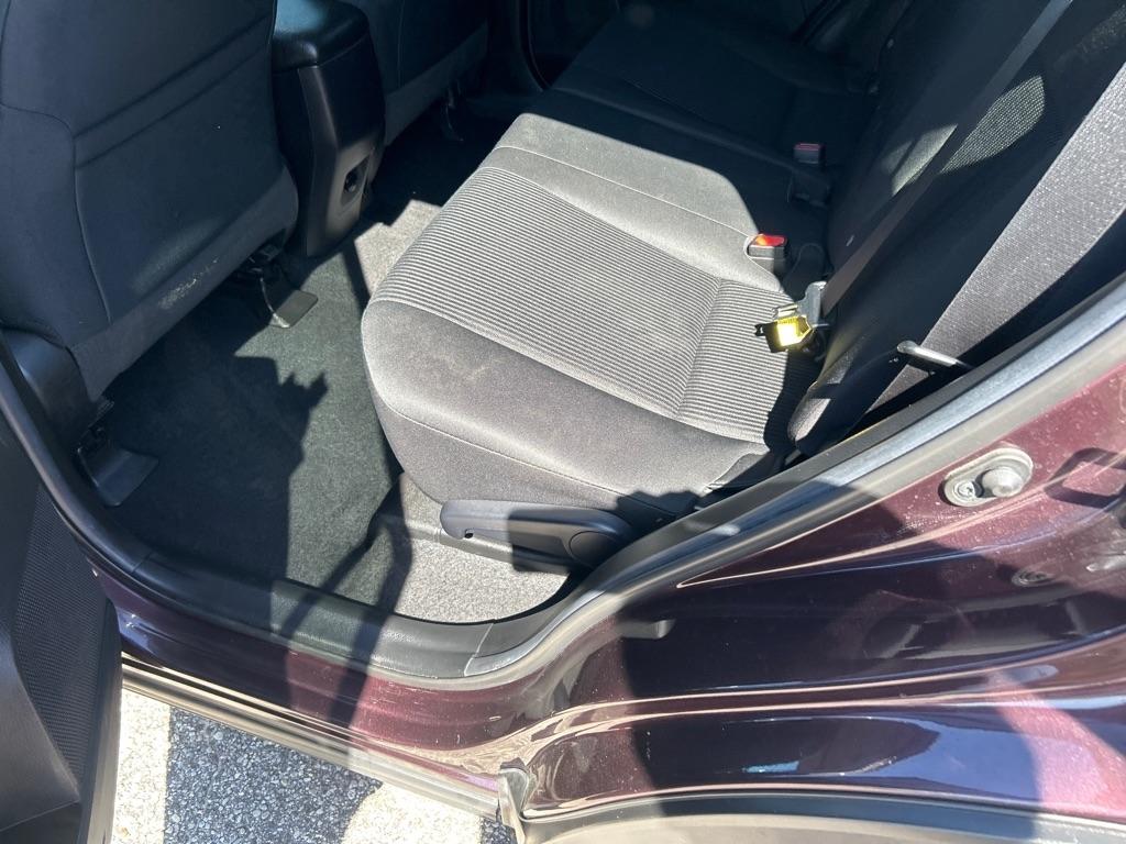 Toyota RAV4 LE FWD (Natl) 2018