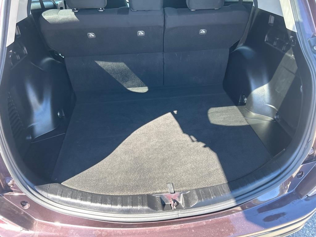 Toyota RAV4 LE FWD (Natl) 2018