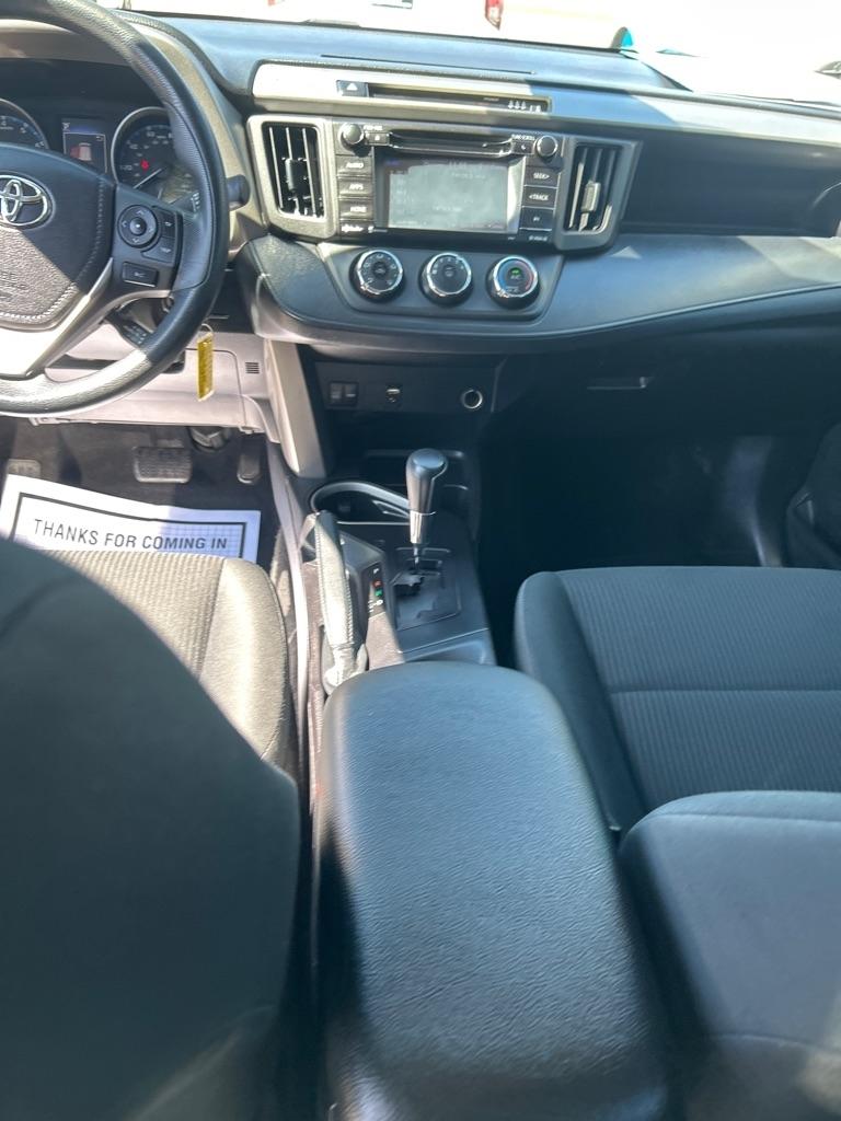 Toyota RAV4 LE FWD (Natl) 2018