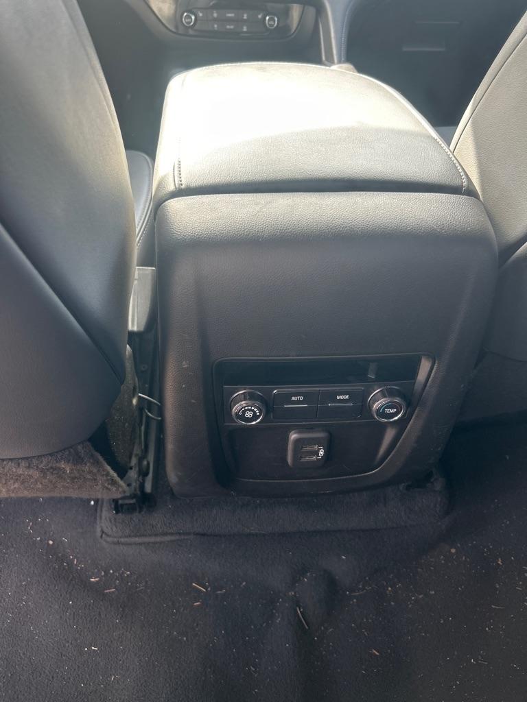 Buick Enclave FWD 4dr Essence 2022