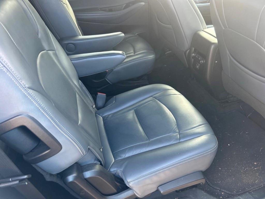 Buick Enclave FWD 4dr Essence 2022