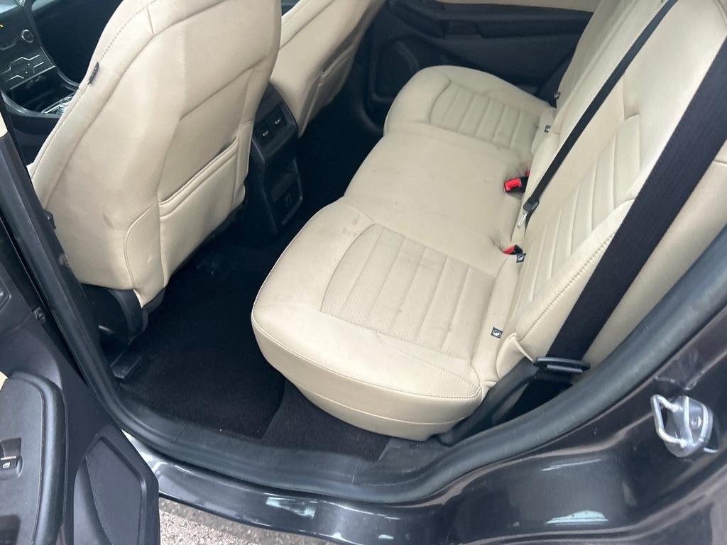 Ford Edge SE FWD 2020