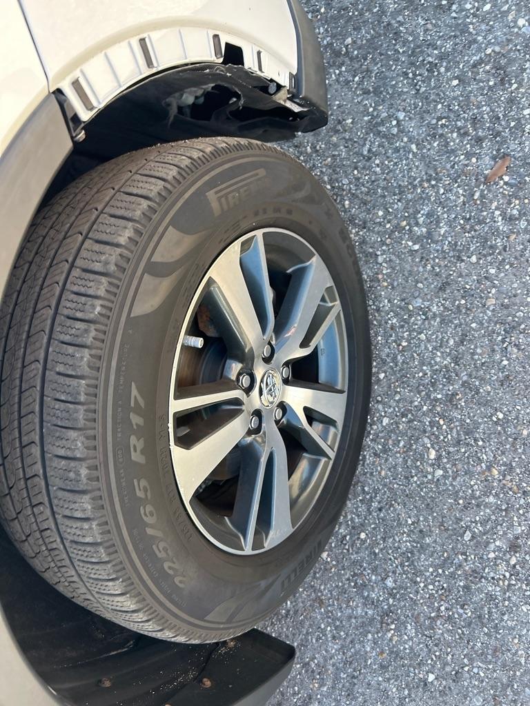 Toyota RAV4 AWD 4dr XLE (Natl) 2016