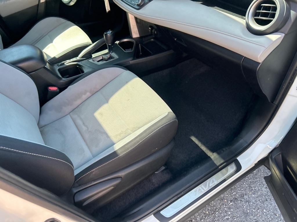 Toyota RAV4 AWD 4dr XLE (Natl) 2016