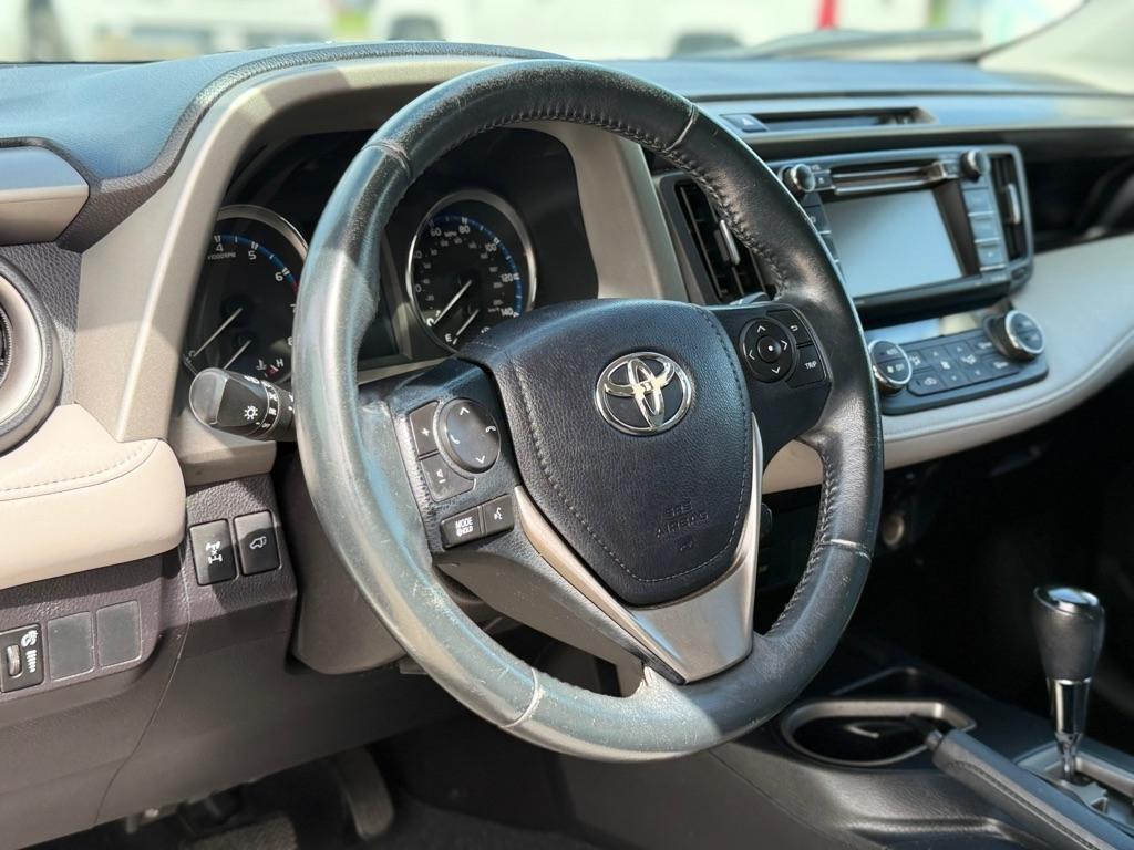 Toyota RAV4 AWD 4dr XLE (Natl) 2016