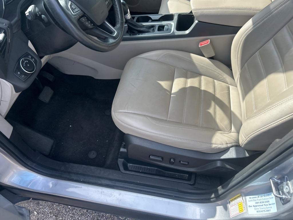 Ford Escape Titanium 4WD 2017