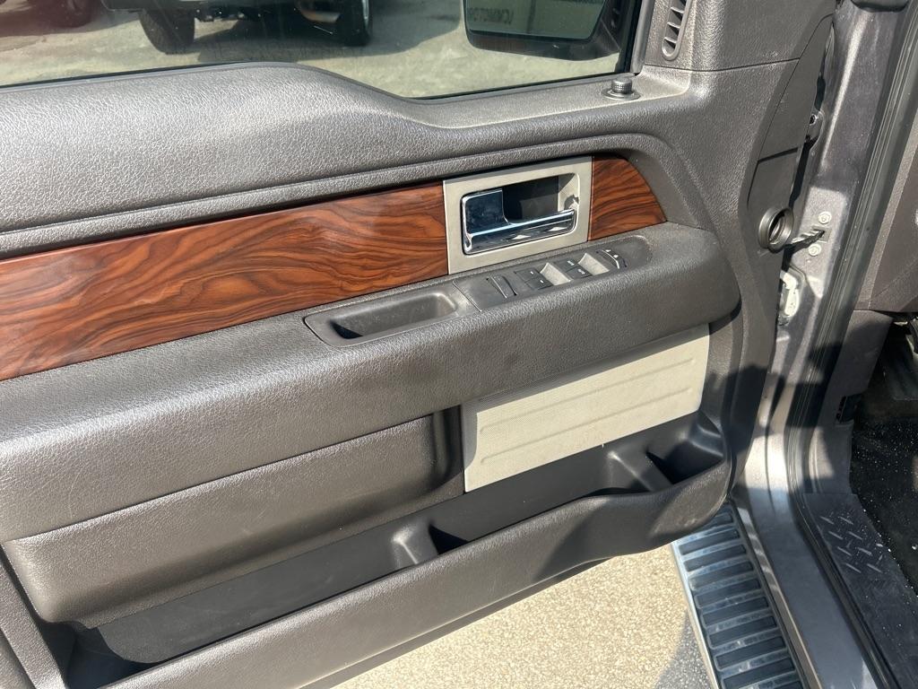 Ford F-150 2WD SuperCrew 145" Lariat 2012
