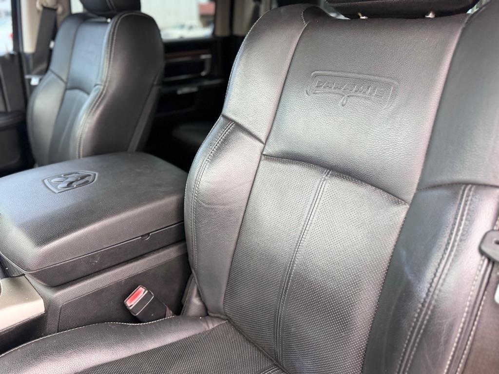 RAM 1500 Laramie 4x4 Crew Cab 5'7" Box 2017