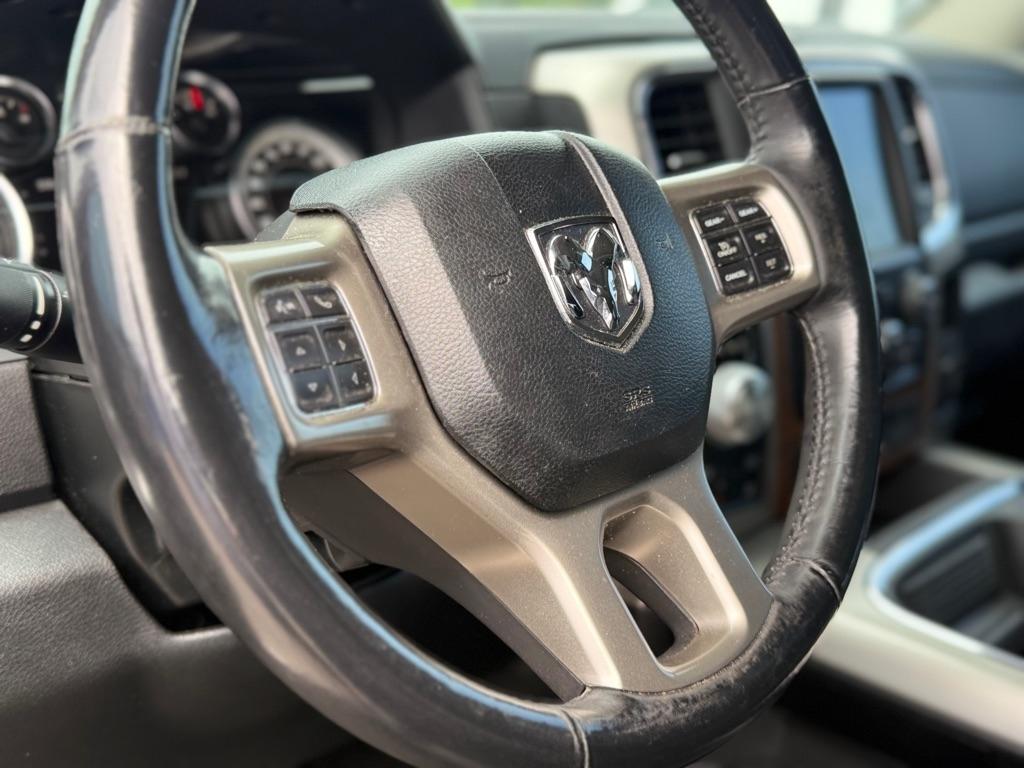 RAM 1500 Laramie 4x4 Crew Cab 5'7" Box 2017