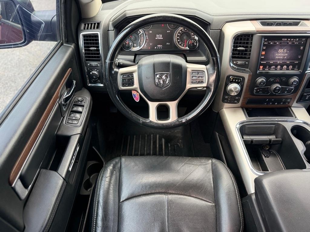 RAM 1500 Laramie 4x4 Crew Cab 5'7" Box 2017