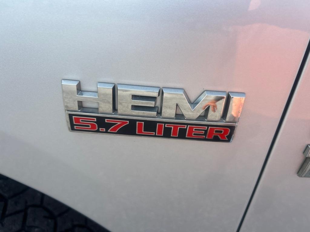 RAM 1500 Big Horn 4x4 Crew Cab 5'7" Box 2017