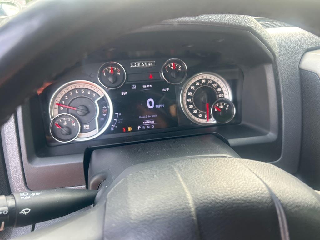 RAM 1500 Big Horn 4x4 Crew Cab 5'7" Box 2017