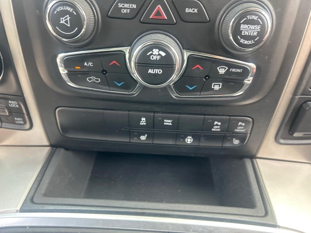 RAM 1500 Big Horn 4x4 Crew Cab 5'7" Box 2017