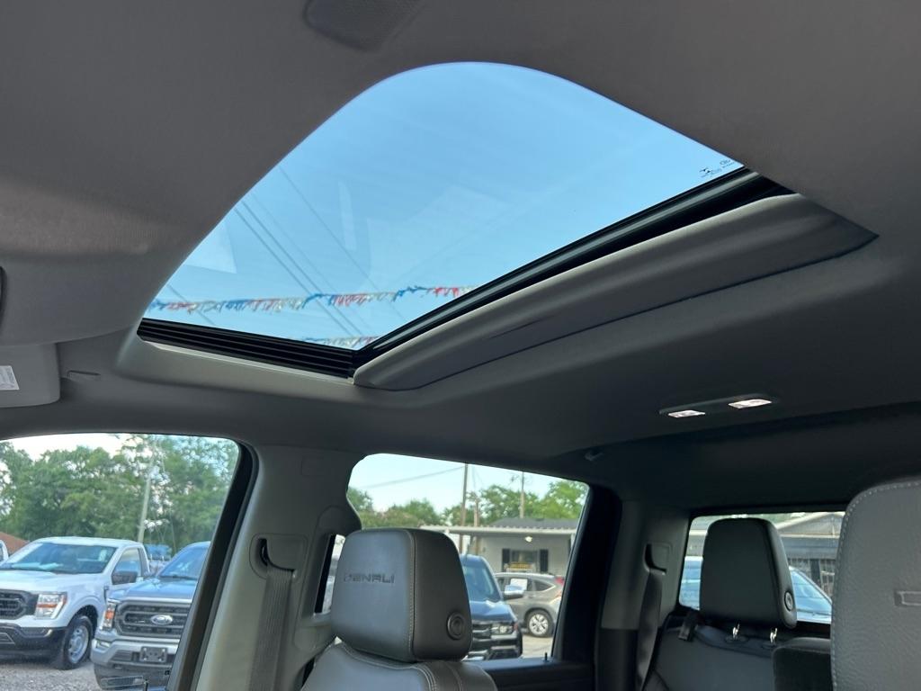 GMC Sierra 2500HD 4WD Crew Cab 159" Denali 2022
