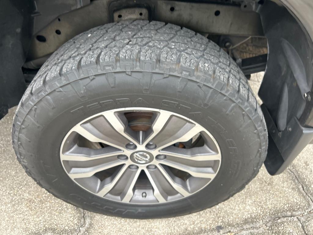 Nissan Titan 4x4 Crew Cab SL 2017