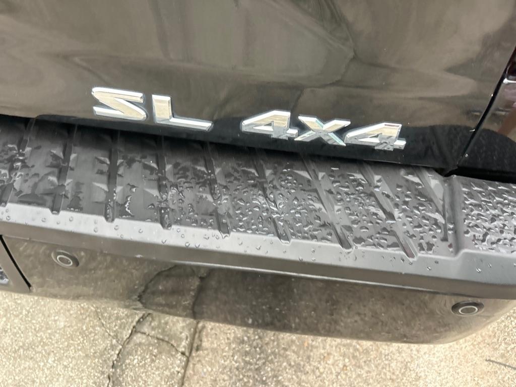 Nissan Titan 4x4 Crew Cab SL 2017