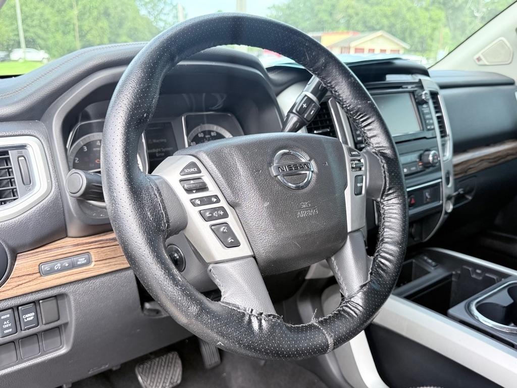 Nissan Titan 4x4 Crew Cab SL 2017