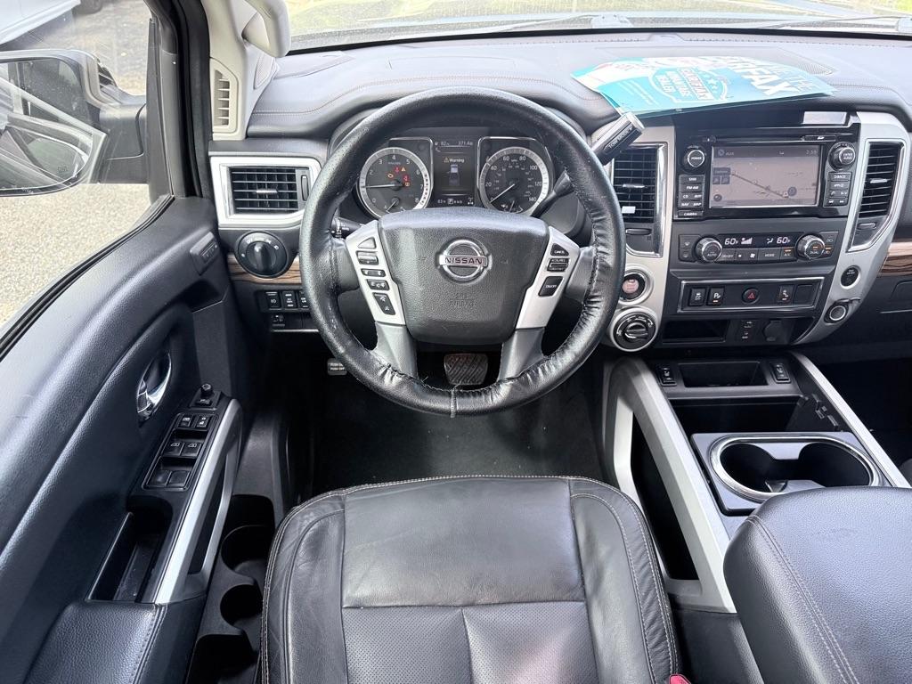 Nissan Titan 4x4 Crew Cab SL 2017