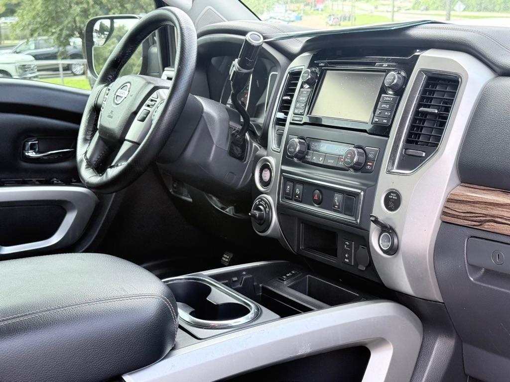 Nissan Titan 4x4 Crew Cab SL 2017