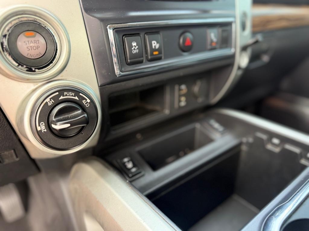 Nissan Titan 4x4 Crew Cab SL 2017