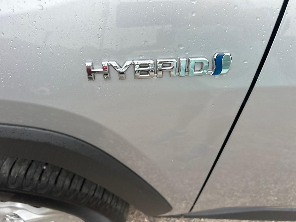 Toyota RAV4 Hybrid XLE AWD (Natl) *Ltd Avail* 2021