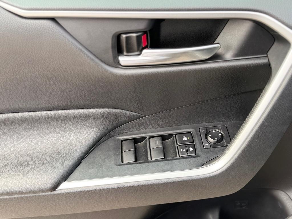 Toyota RAV4 Hybrid XLE AWD (Natl) *Ltd Avail* 2021