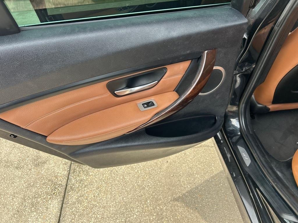 BMW 3 Series 4dr Sdn 328i RWD 2014