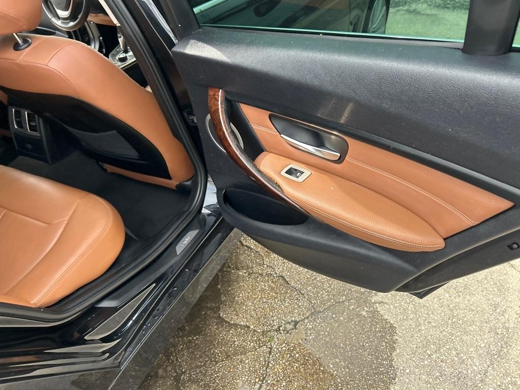 BMW 3 Series 4dr Sdn 328i RWD 2014