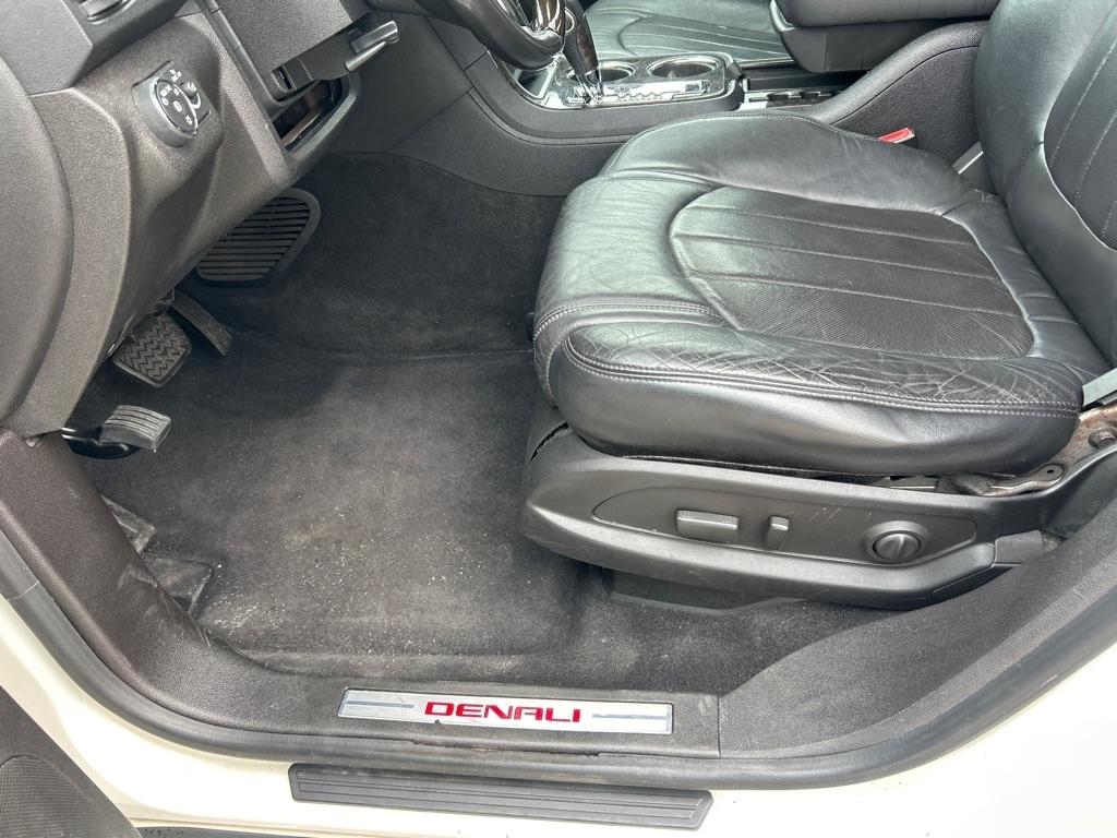 GMC Acadia FWD 4dr Denali 2012