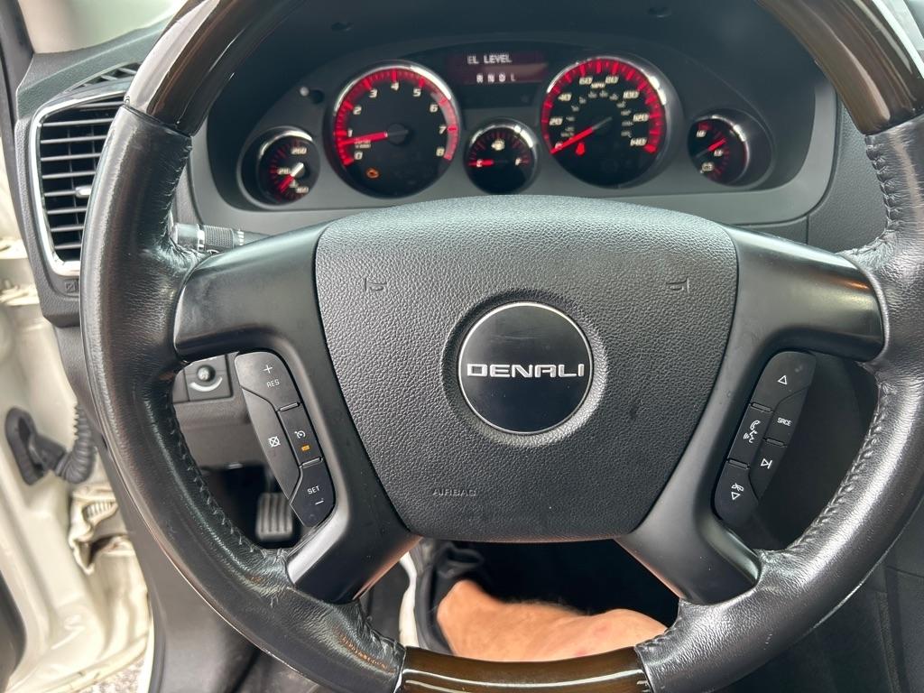 GMC Acadia FWD 4dr Denali 2012