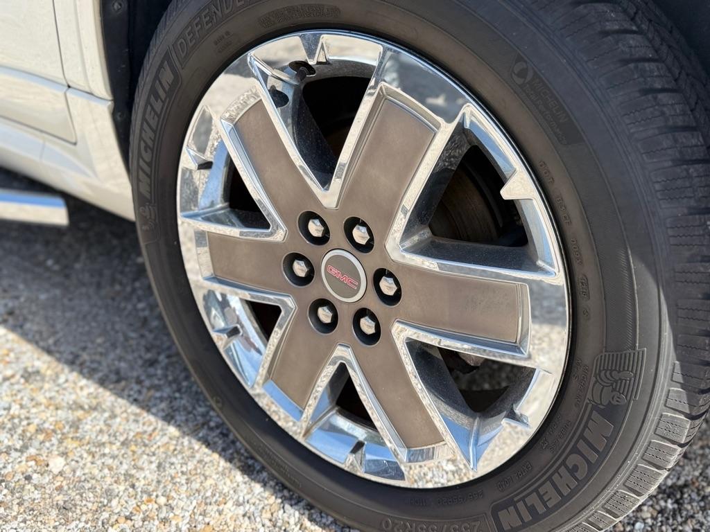 GMC Acadia FWD 4dr Denali 2012