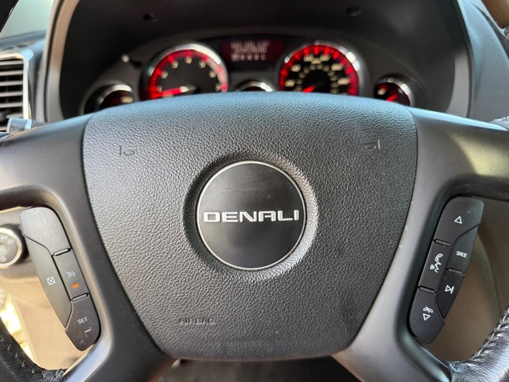 GMC Acadia FWD 4dr Denali 2012