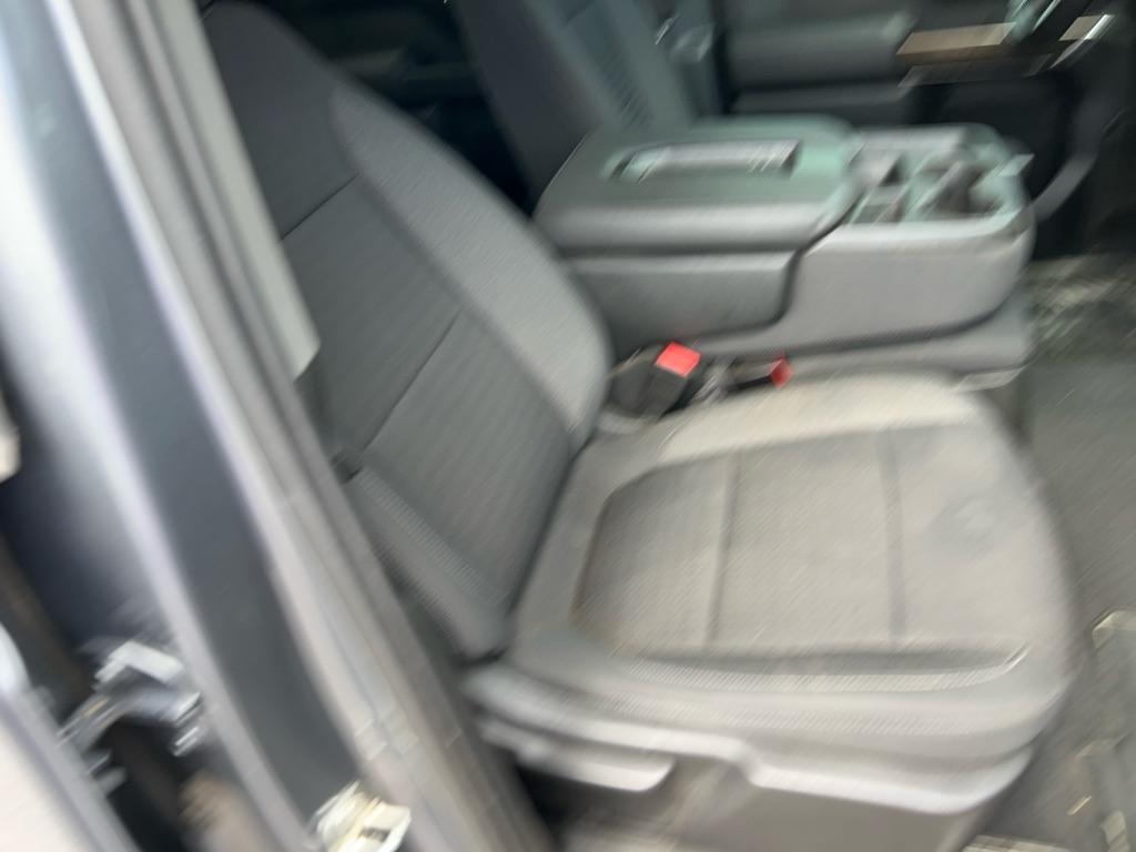Chevrolet Silverado 1500 LTD 4WD Crew Cab 147" LT w/1LT 2022