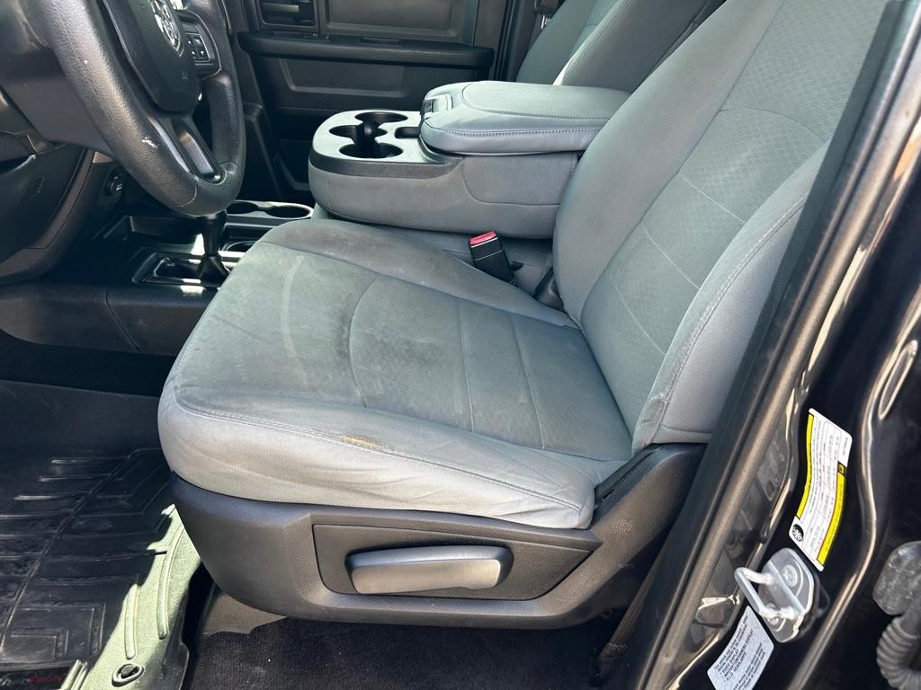 RAM 2500 Tradesman 4x4 Crew Cab 6'4" Box 2017