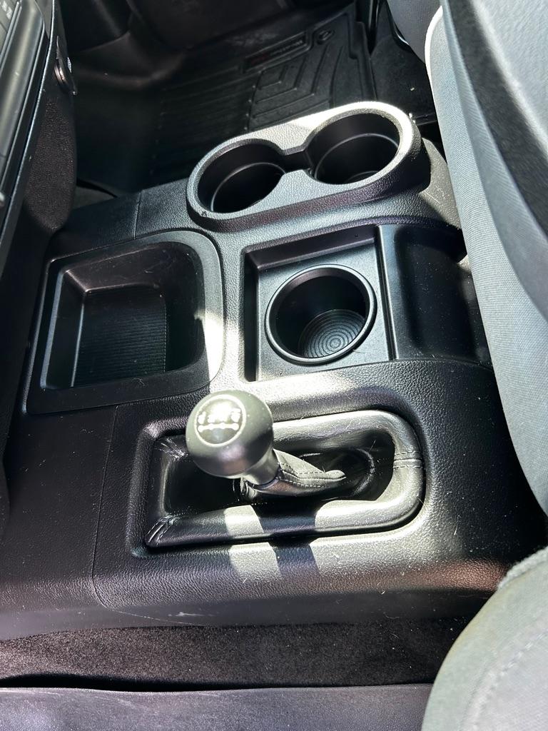 RAM 2500 Tradesman 4x4 Crew Cab 6'4" Box 2017